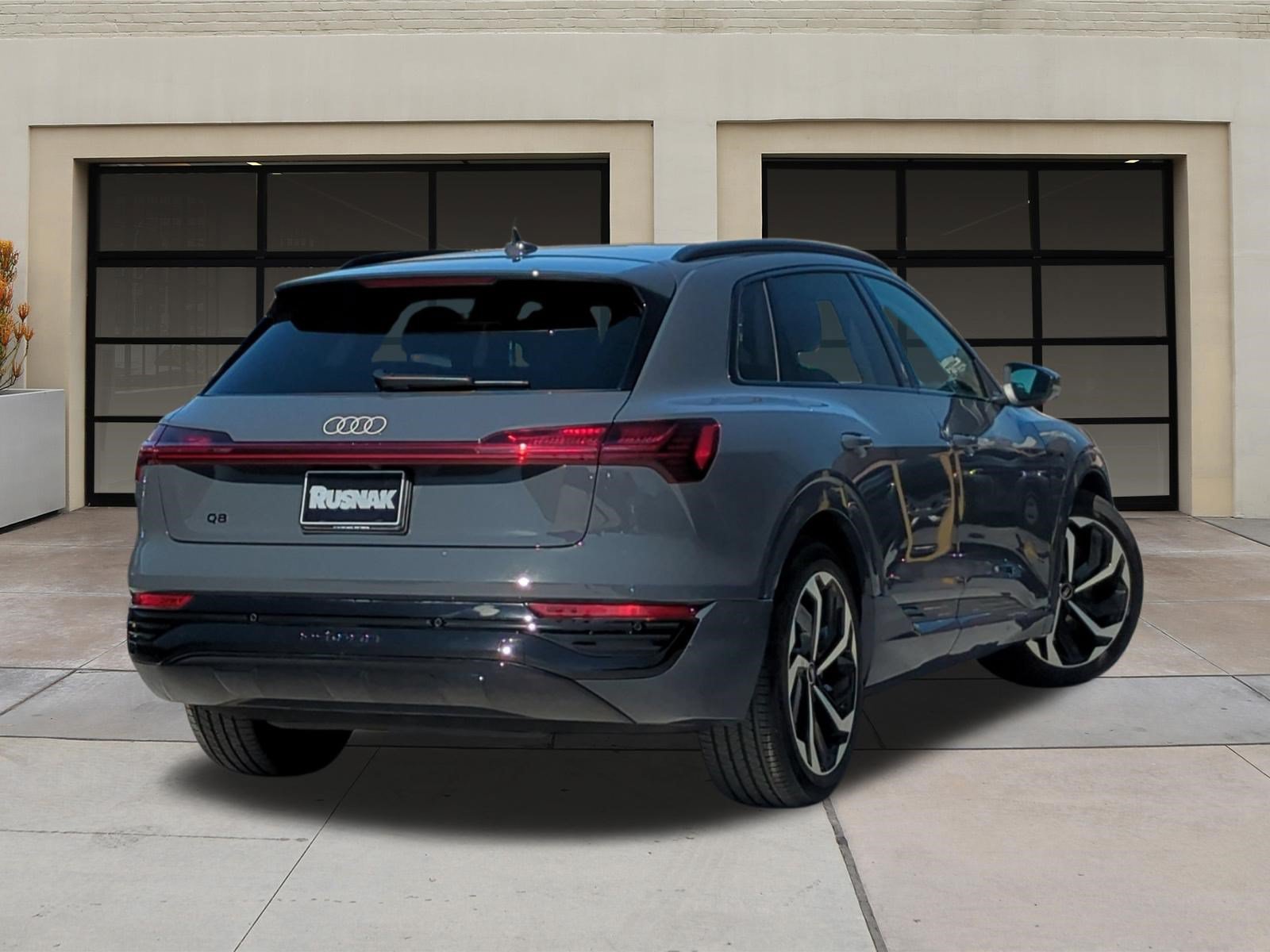 Used 2024 Audi Q8 e-tron Premium Plus w/ Premium Plus Package AWD/4WD image 4