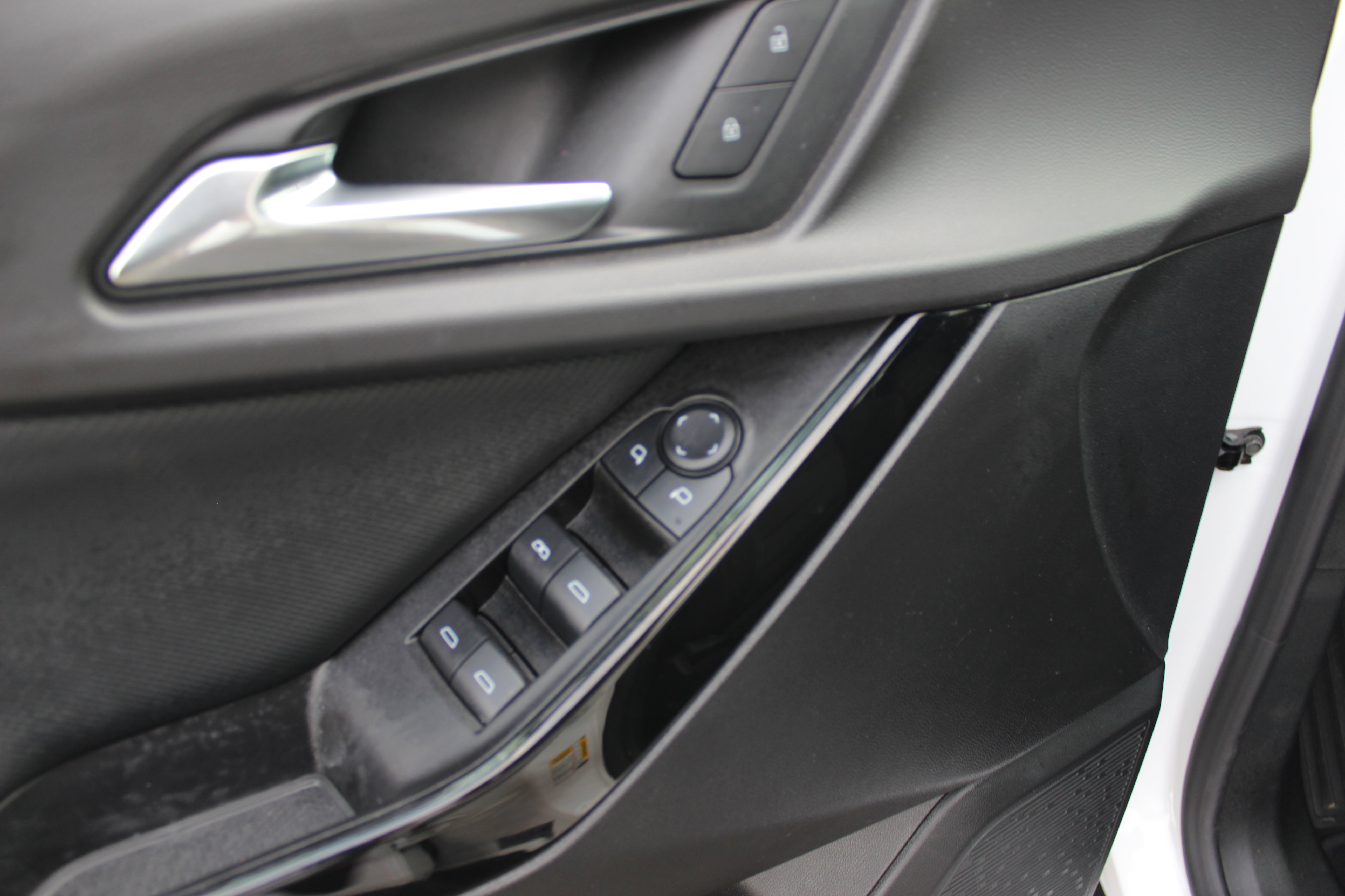 Used 2025 Chevrolet Equinox LT image 19