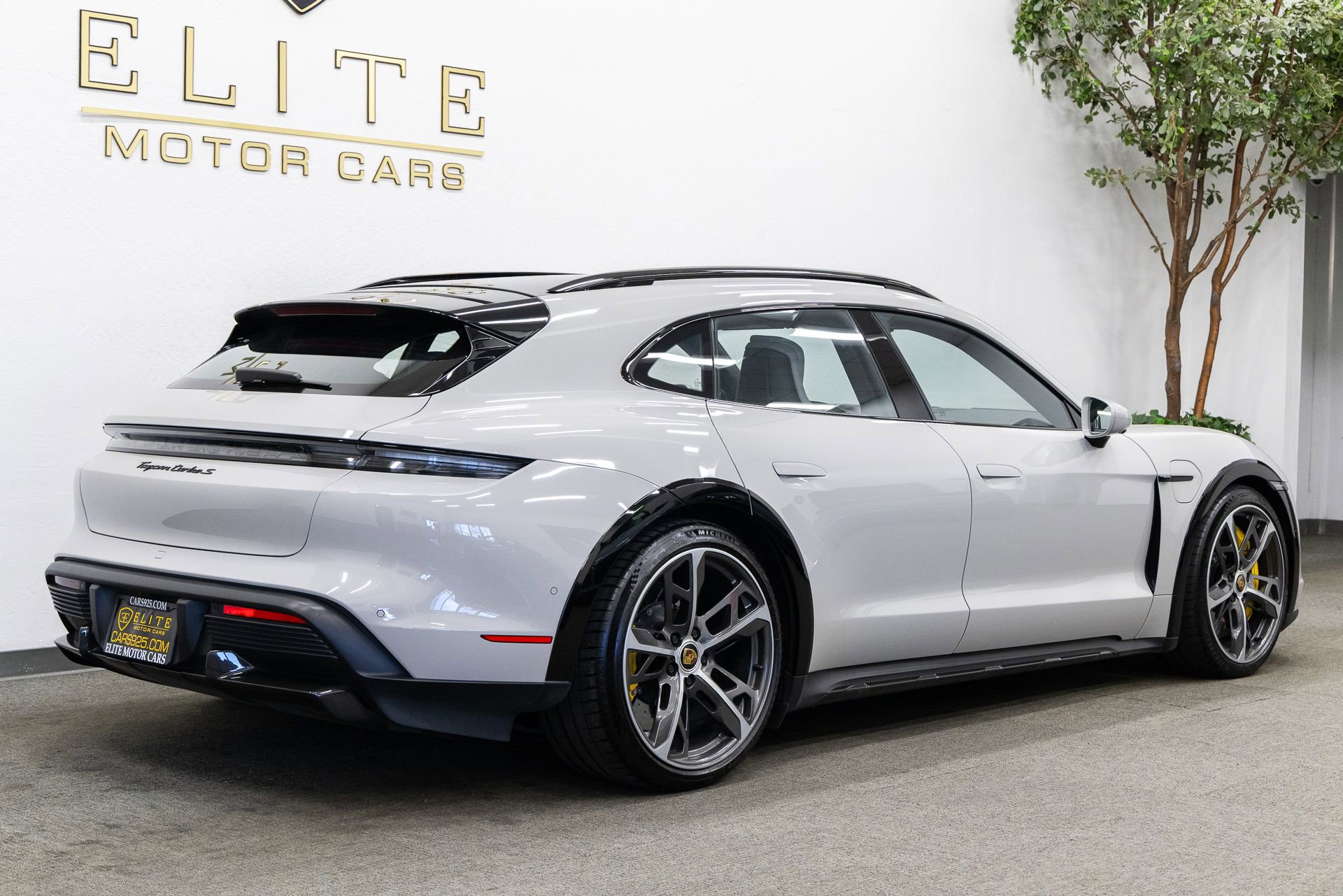 Used 2021 Porsche Taycan Turbo S AWD/4WD image 11