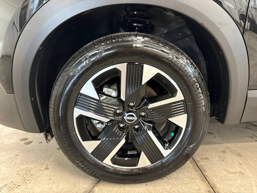 Used 2025 Nissan Kicks SV w/ SV Premium Package AWD/4WD image 26