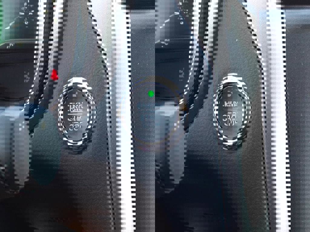 Used 2020 Ford Fusion SE image 21