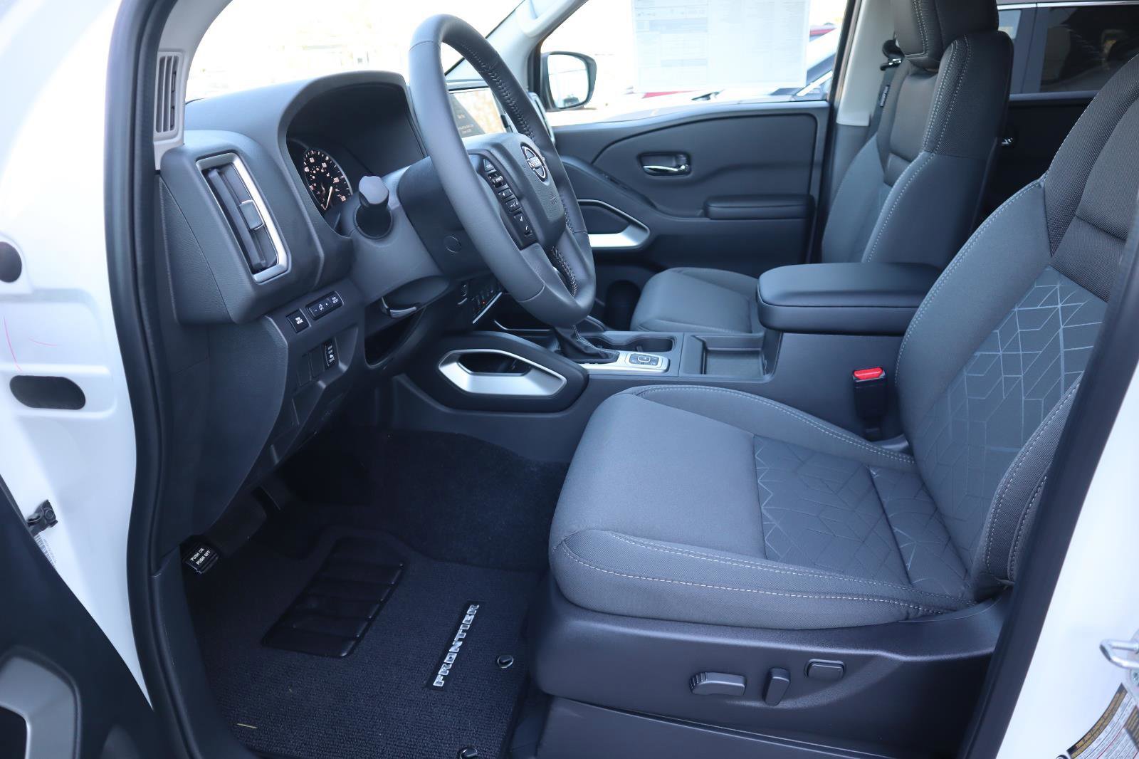 New 2026 Nissan Frontier 4x4 Crew Cab image 21