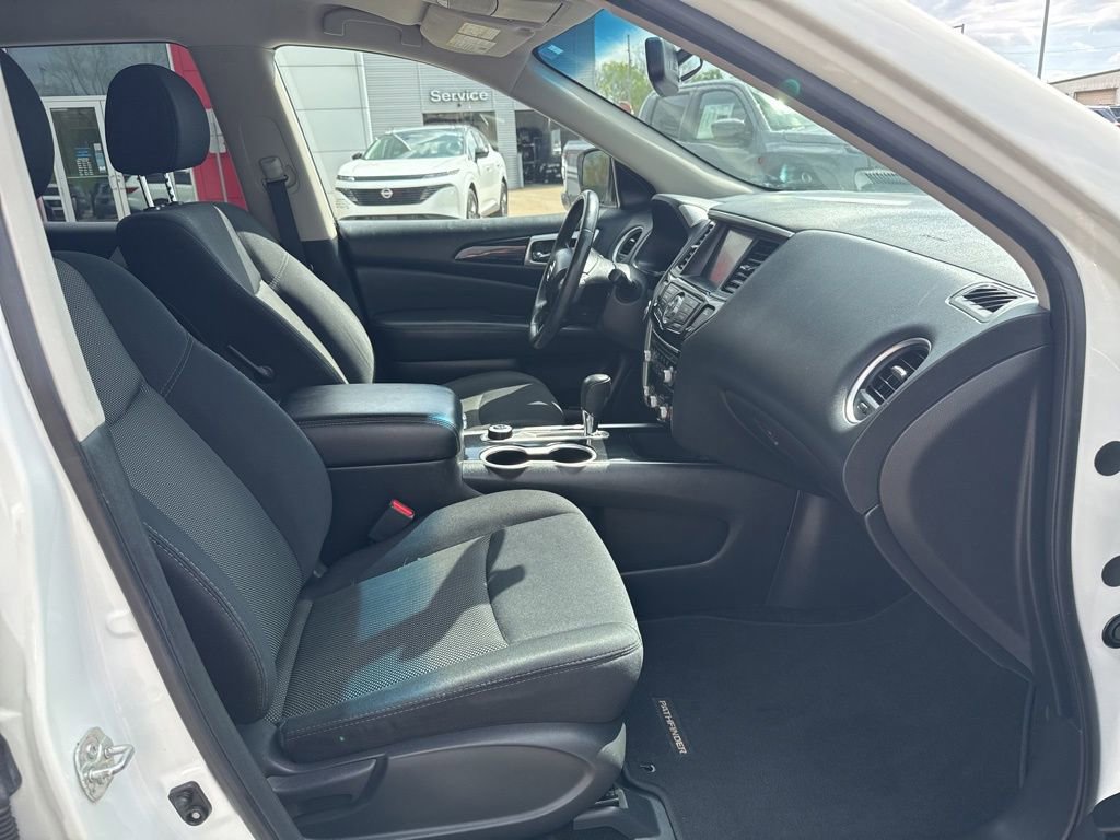 Used 2018 Nissan Pathfinder SV AWD/4WD image 26