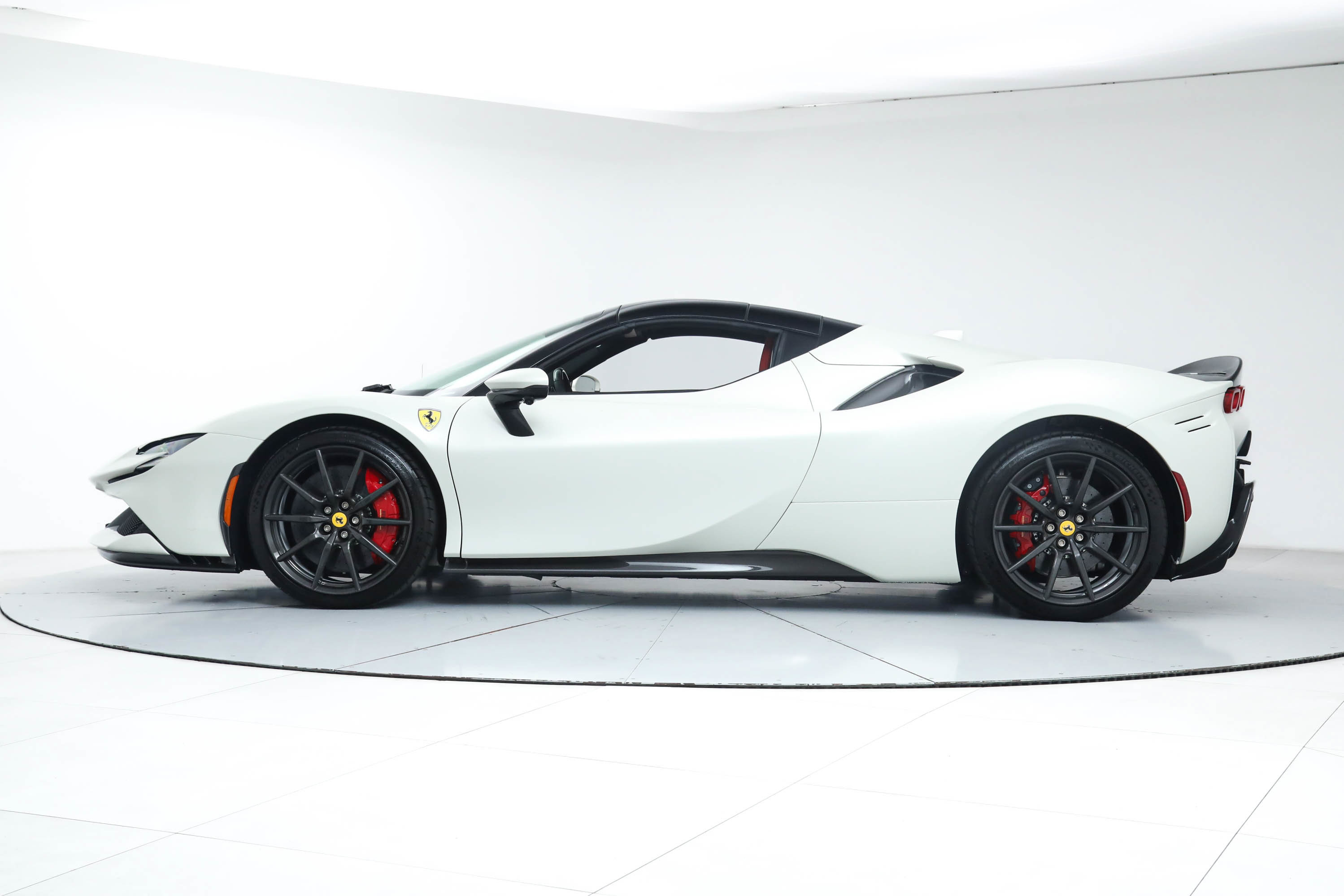 Certified 2025 Ferrari SF90 Spider AWD/4WD image 7