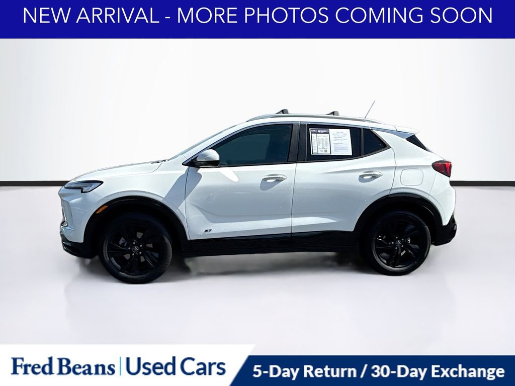 Used 2025 Buick Encore GX Sport Touring w/ Comfort Package AWD/4WD image 4
