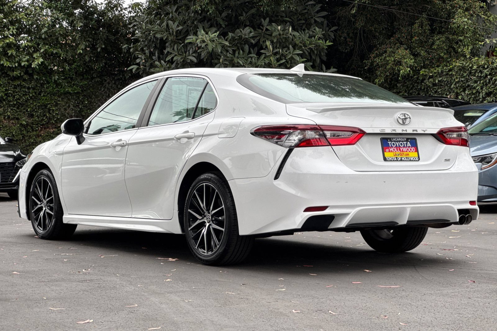 Used 2023 Toyota Camry SE FWD image 6