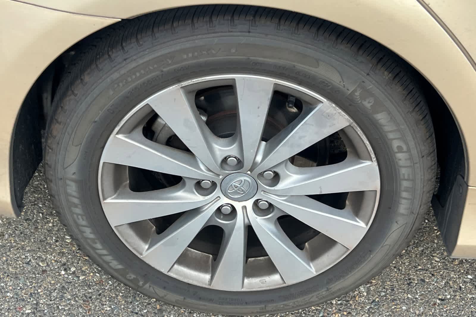 Used 2011 Toyota Avalon Limited FWD image 17