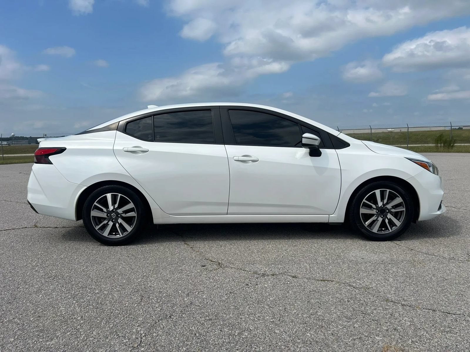 Used 2020 Nissan Versa SV w/ Electronics Package FWD image 8