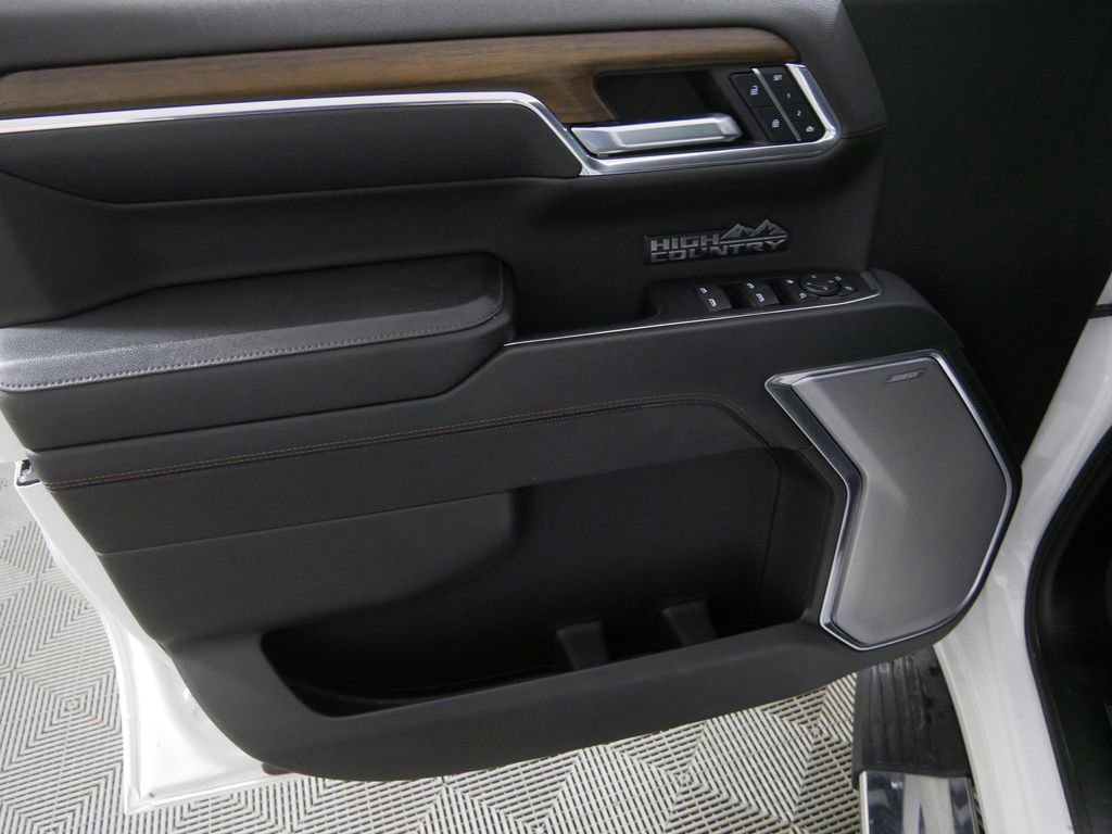 Used 2023 Chevrolet Silverado 1500 High Country w/ Technology Package image 12