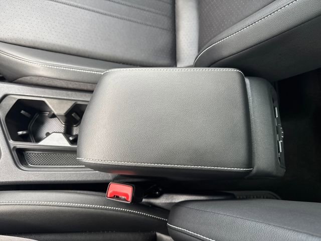 Certified 2024 Volkswagen Tiguan SE R-Line image 28