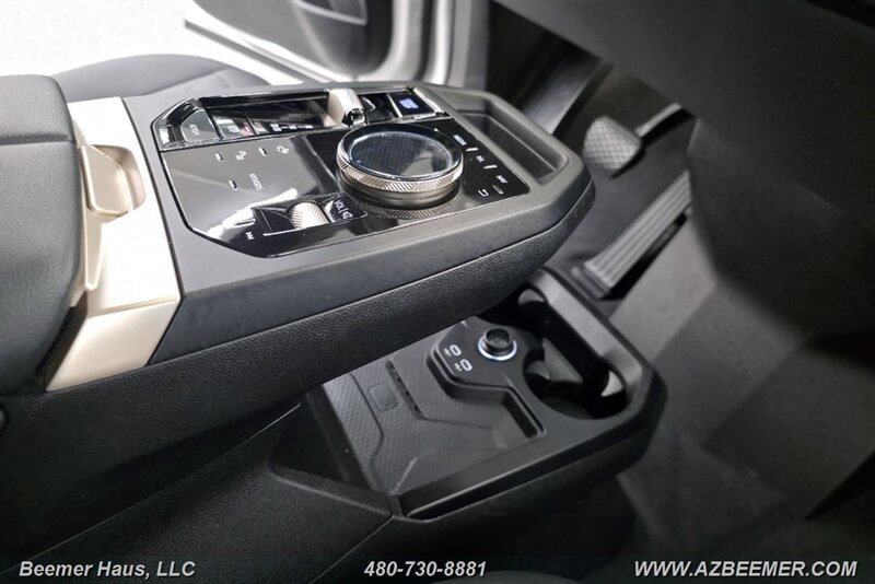 Used 2023 BMW iX xDrive50 w/ Sport Package AWD/4WD image 36