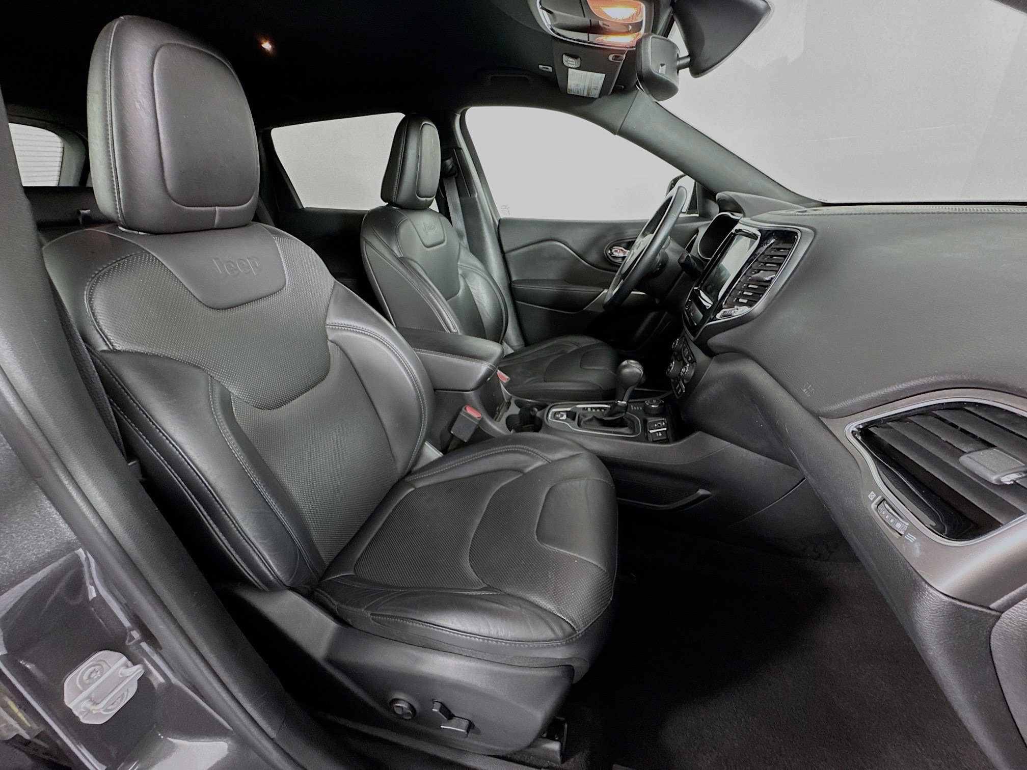 Used 2019 Jeep Cherokee High Altitude image 27