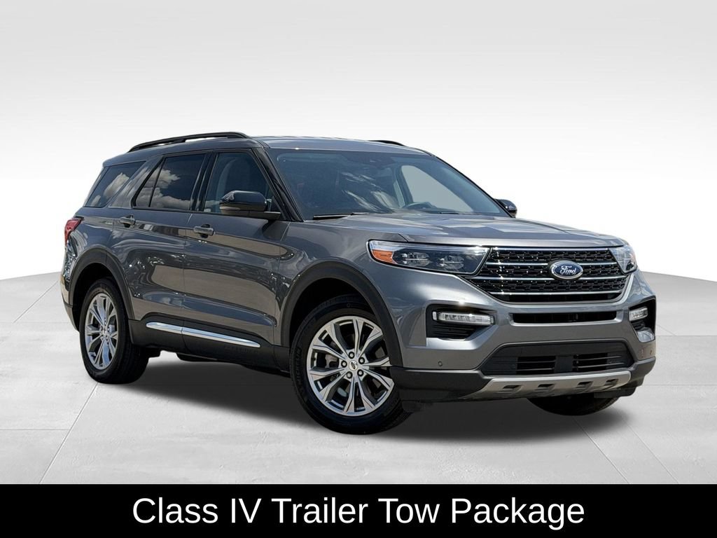 Used 2024 Ford Explorer XLT w/ Equipment Group 202A AWD/4WD image 2