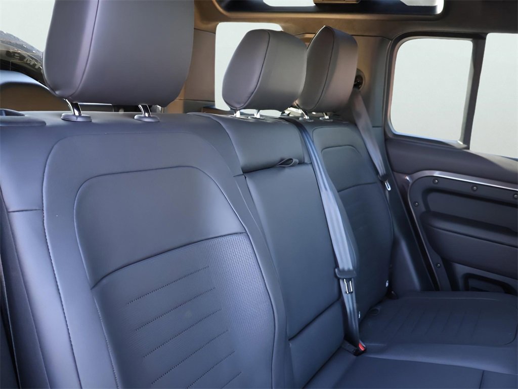 New 2026 Land Rover Defender 110 OCTA image 17