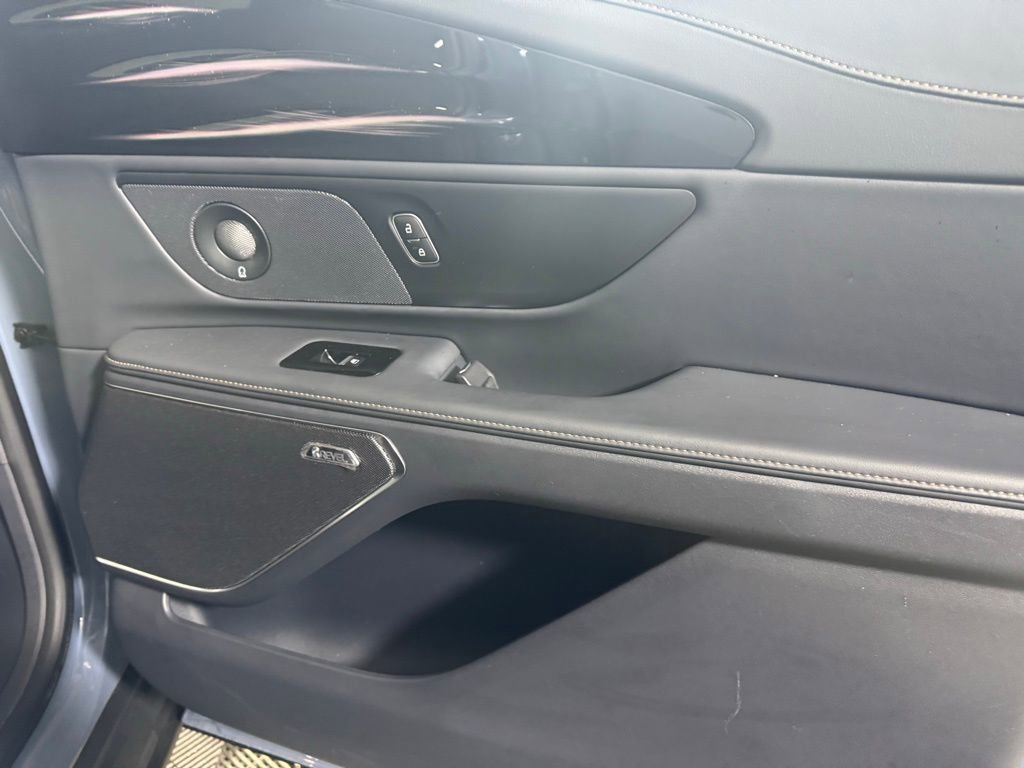 New 2025 Lincoln Nautilus Reserve w/ Jet Appearance Package AWD/4WD image 16