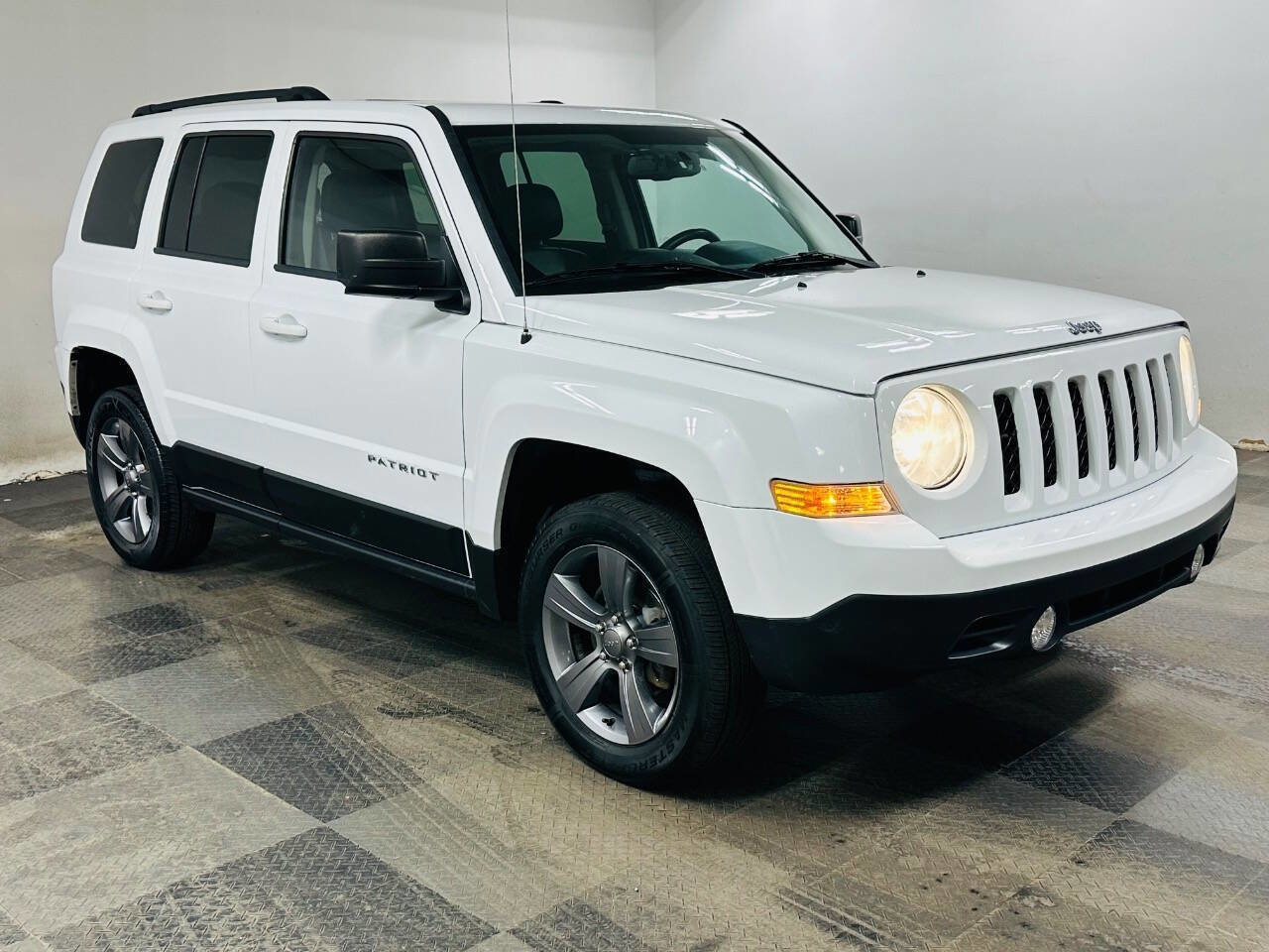 Used 2015 Jeep Patriot High Altitude FWD image 1