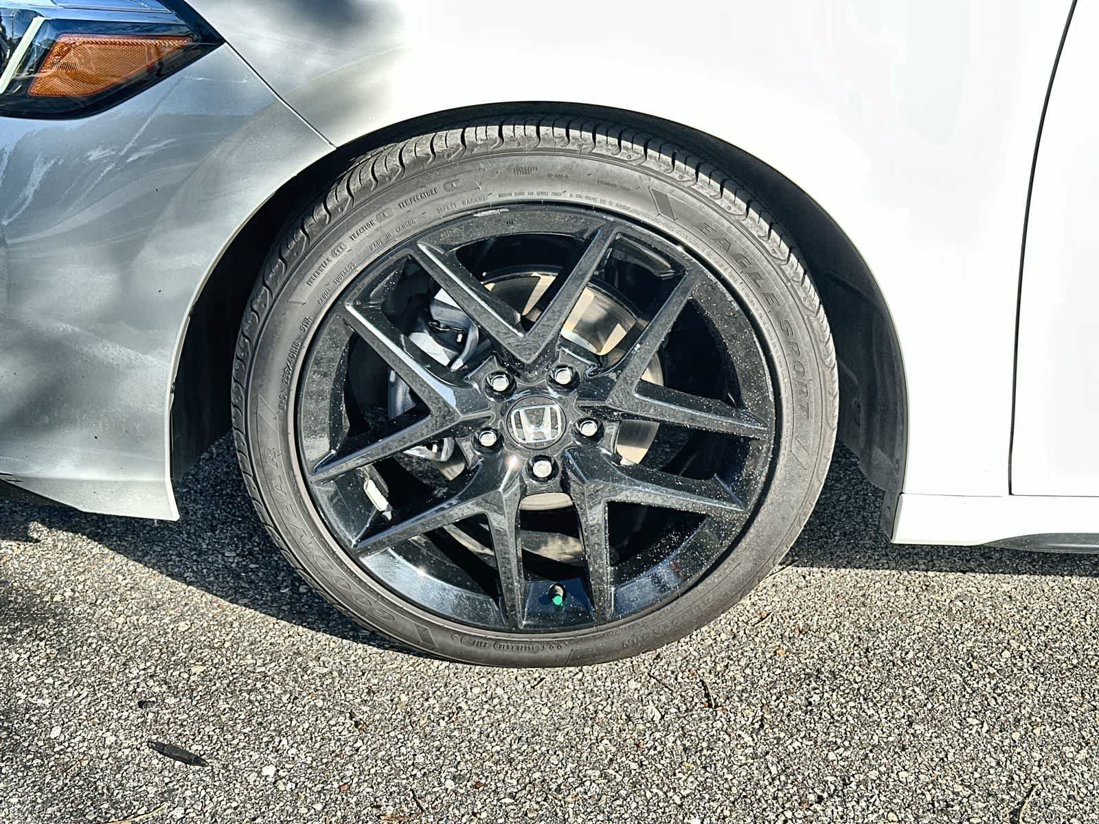 Used 2025 Honda Civic Sport image 14