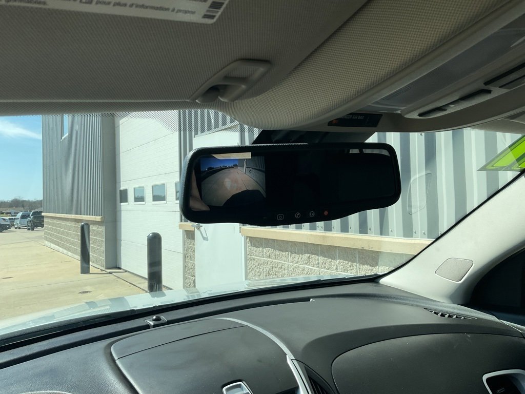 Used 2011 Chevrolet Equinox LT w/ Driver Convenience Package image 18