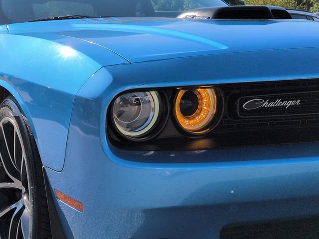 Used 2016 Dodge Challenger R/T Scat Pack RWD image 9