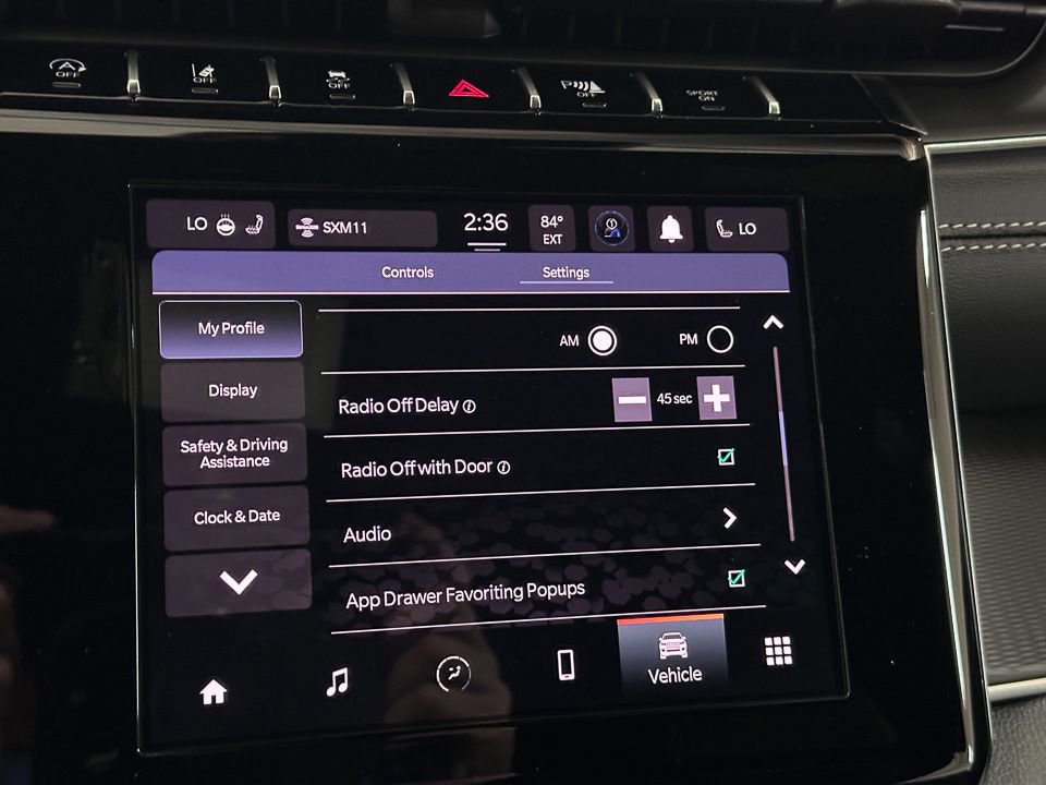 New 2025 Jeep Grand Cherokee L Altitude image 39