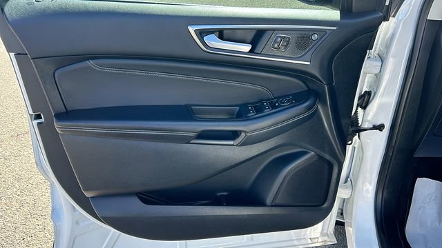Certified 2023 Ford Edge Titanium w/ Class II Trailer Tow Package image 16
