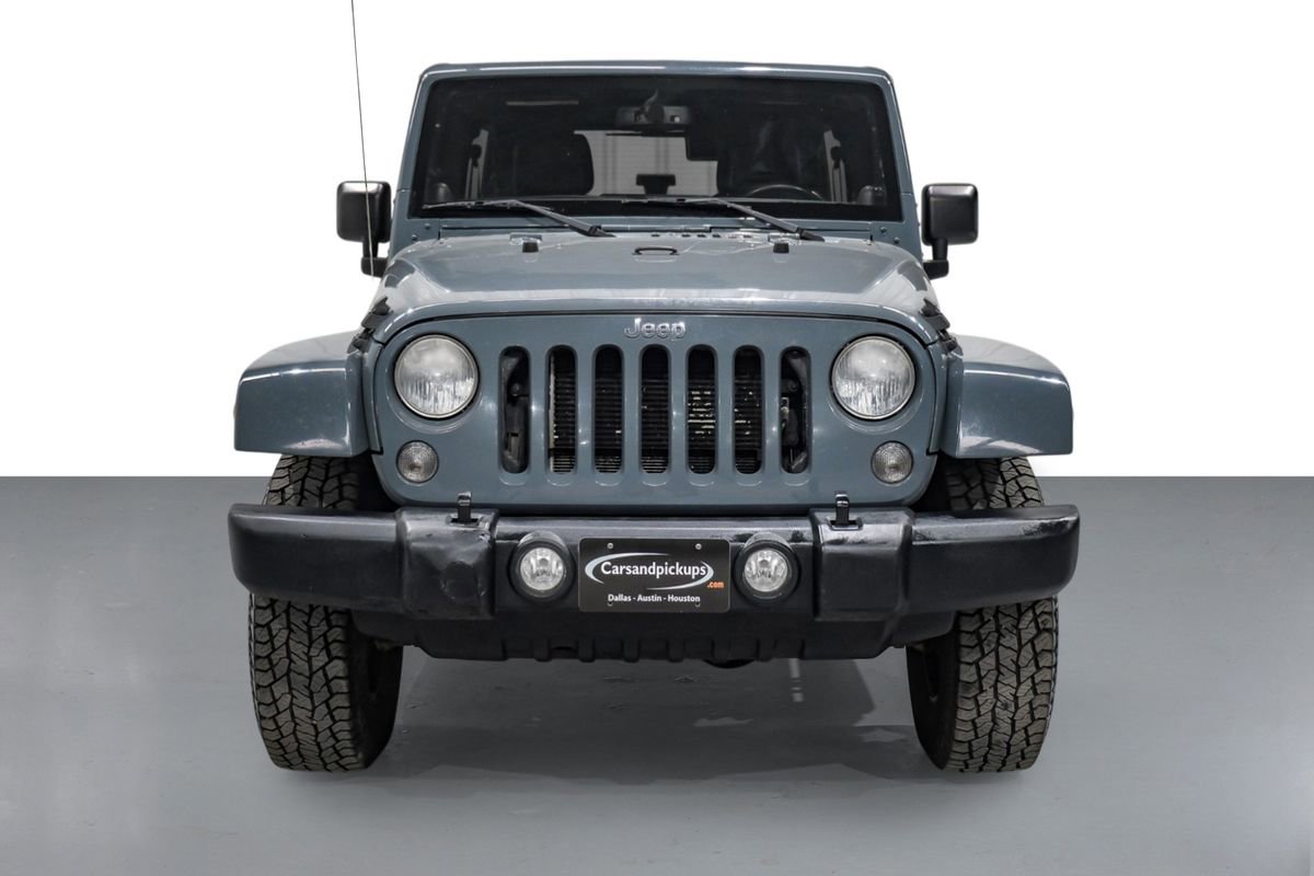 Used 2014 Jeep Wrangler Unlimited Rubicon w/ Connectivity Group image 3