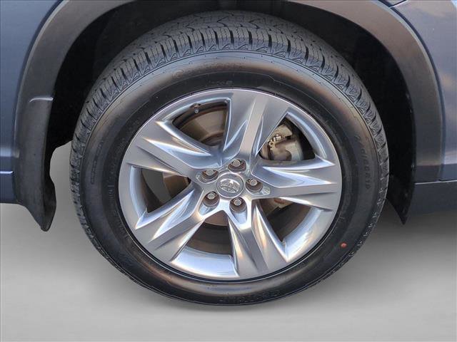 Used 2014 Toyota Highlander Limited Platinum image 25