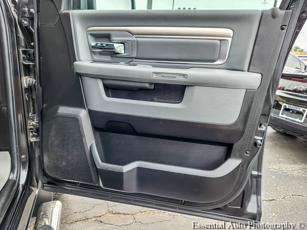 Used 2019 RAM 1500 Classic SLT w/ Luxury Group AWD/4WD image 18