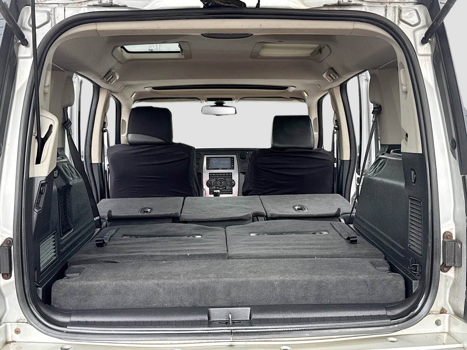 Used 2008 Jeep Commander Sport image 7