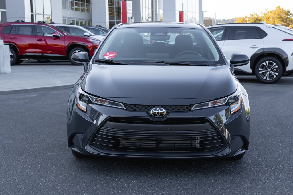 New 2027 Toyota Corolla LE w/ LE Premium Package FWD image 2