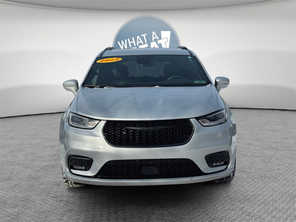 Certified 2022 Chrysler Pacifica Touring-L w/ S Appearance Package image 3