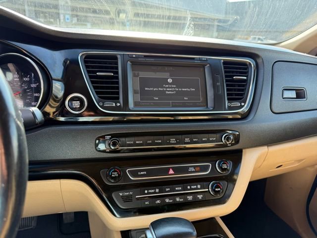 Used 2017 Kia Sedona SX image 17