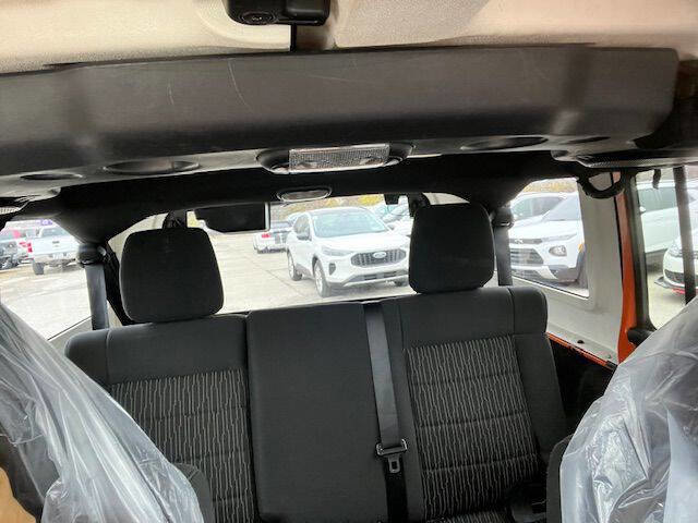 Used 2012 Jeep Wrangler Unlimited Sahara w/ Dual Top Group image 10