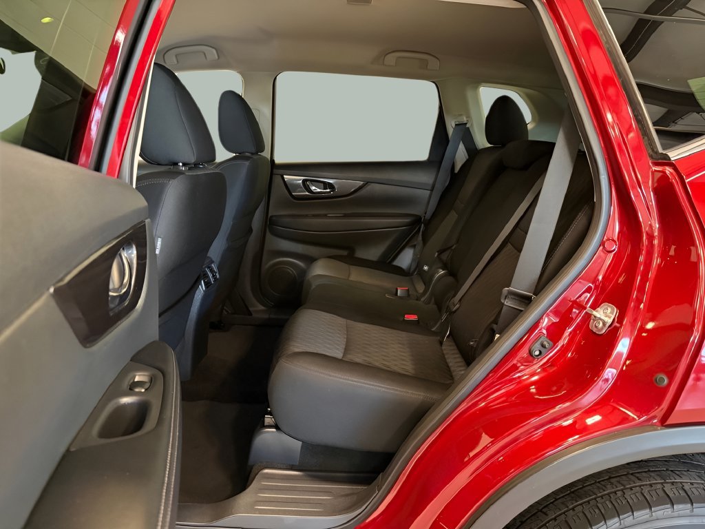 Used 2018 Nissan Rogue SV w/ Premium Package AWD/4WD image 10