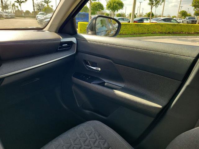 Certified 2025 Nissan Kicks SV image 19