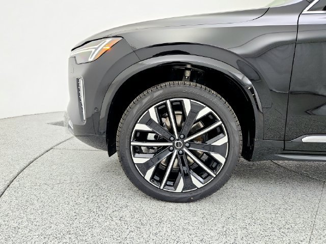 New 2026 Volvo XC90 B6 Plus w/ Protection Package Premier AWD/4WD image 30