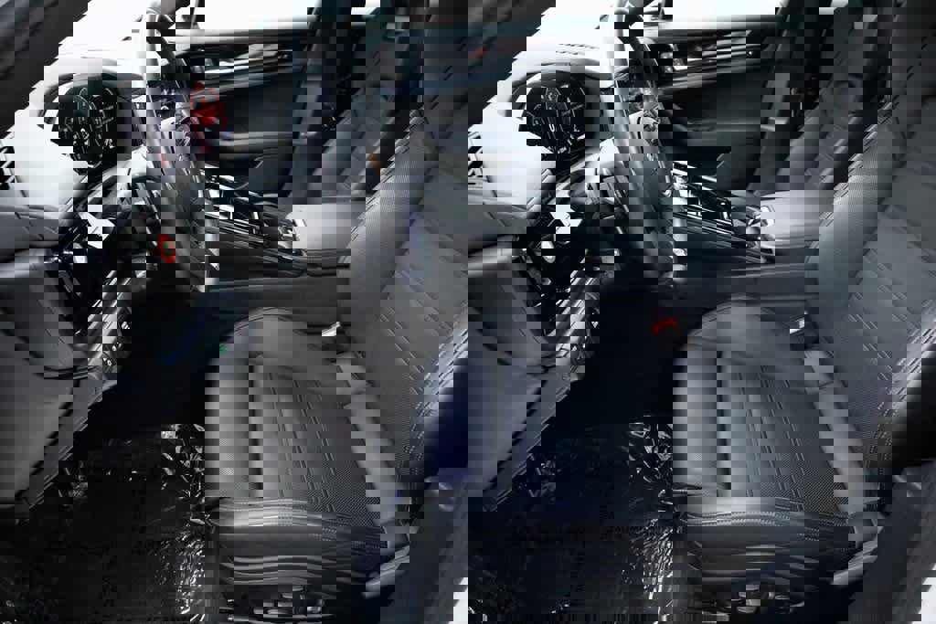 Certified 2024 Porsche Panamera 4 image 16