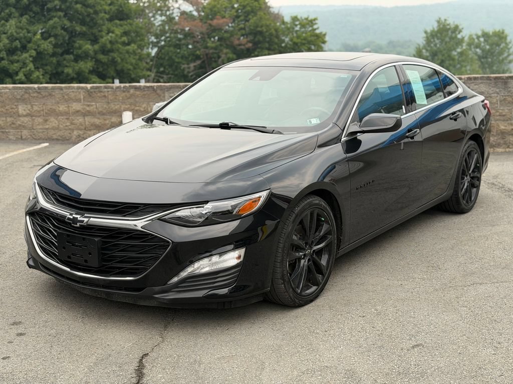 Used 2021 Chevrolet Malibu LT w/ Leather Package FWD image 1