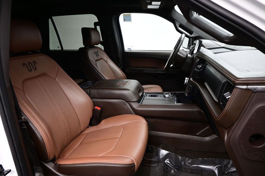 Used 2024 Ford Expedition King Ranch RWD image 12
