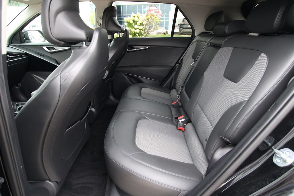 Used 2023 Kia Niro Wind w/ Wind Preserve Package FWD image 7