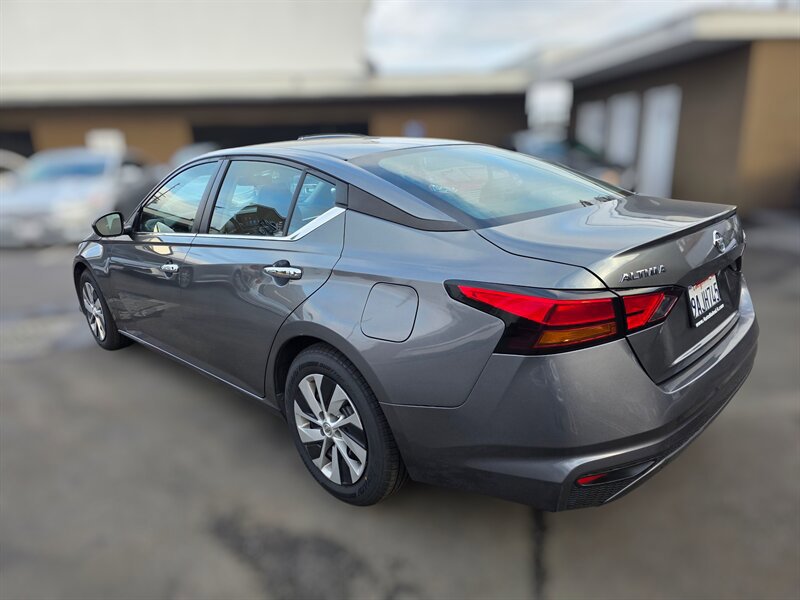 Used 2022 Nissan Altima 2.5 S image 10