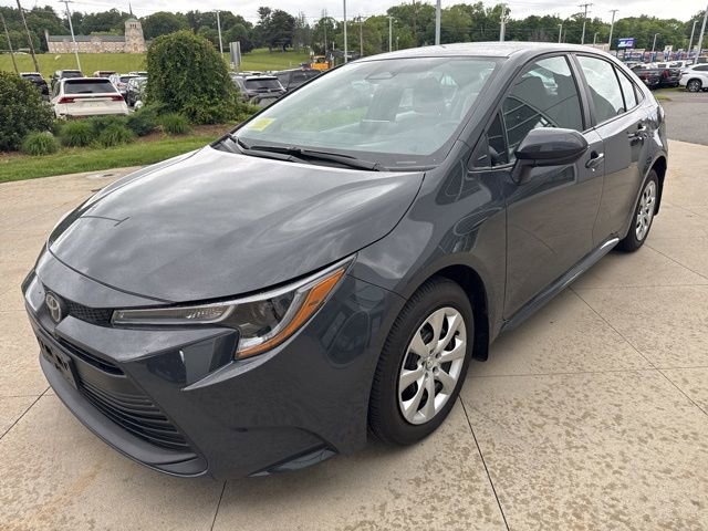 Used 2025 Toyota Corolla LE FWD image 3