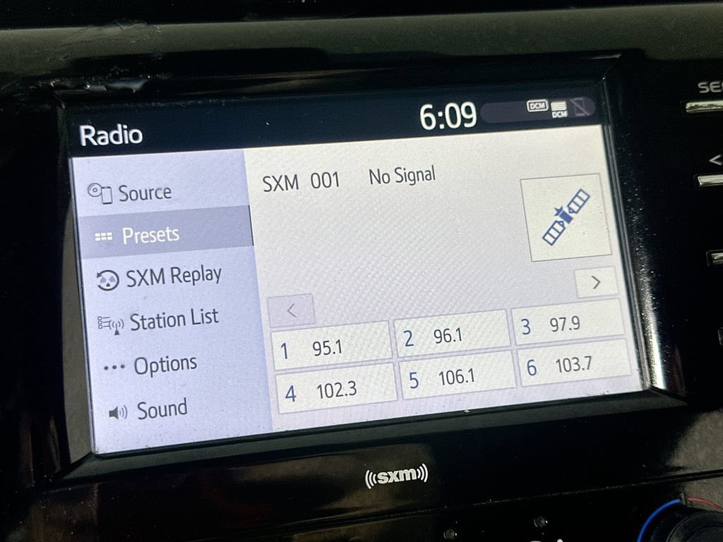 Used 2020 Toyota Camry LE FWD image 29