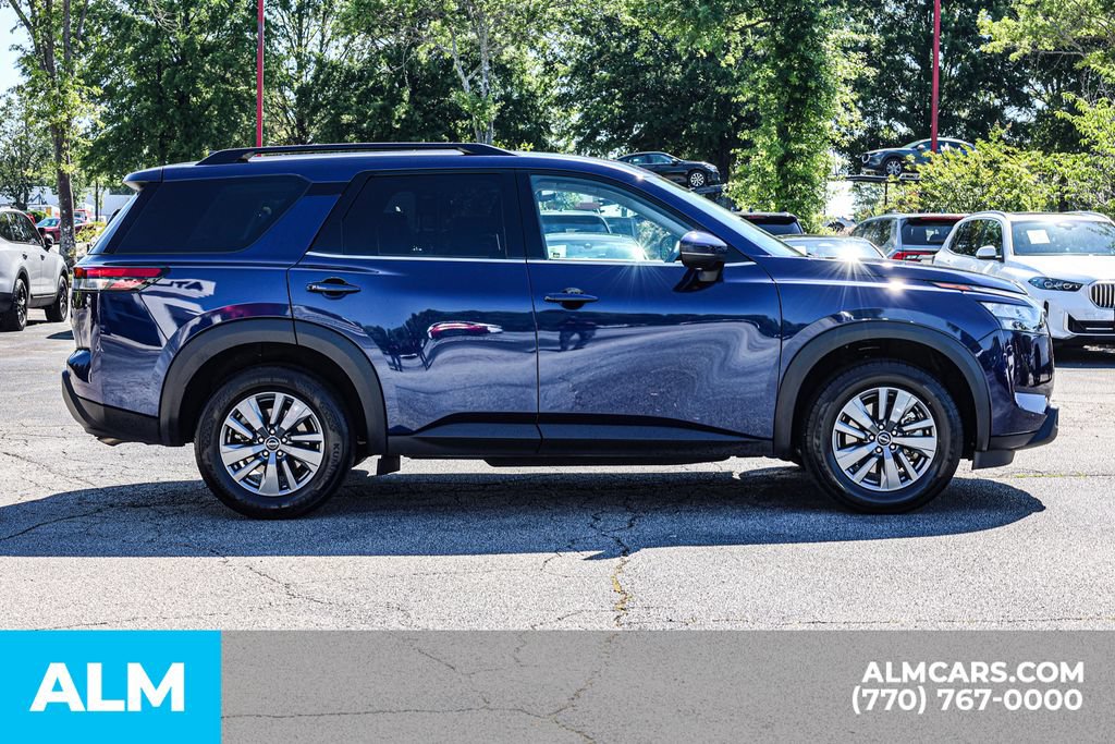 Used 2025 Nissan Pathfinder SV FWD image 10
