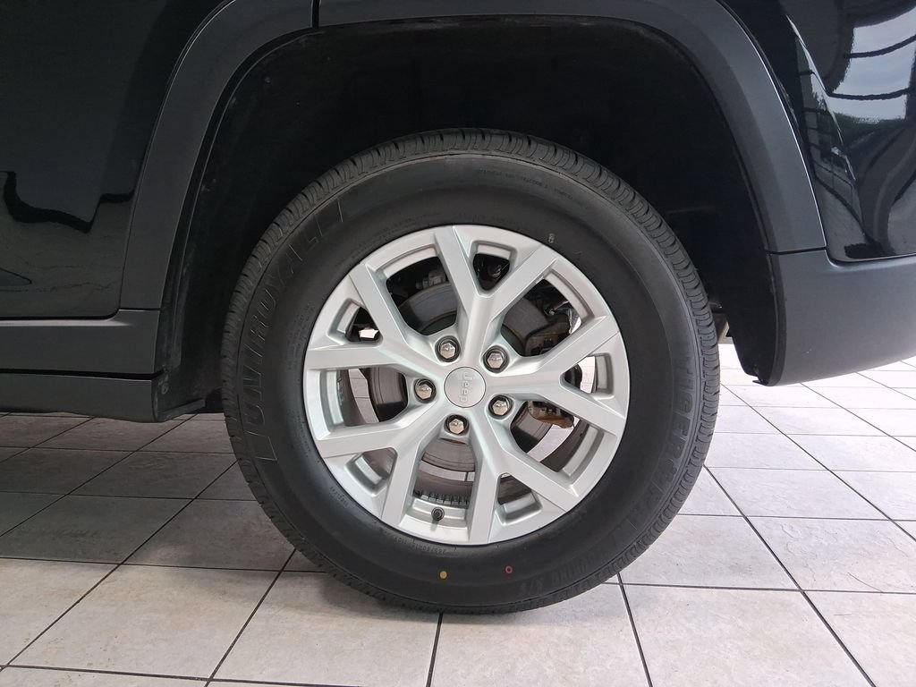 Used 2023 Jeep Grand Cherokee Limited AWD/4WD image 45