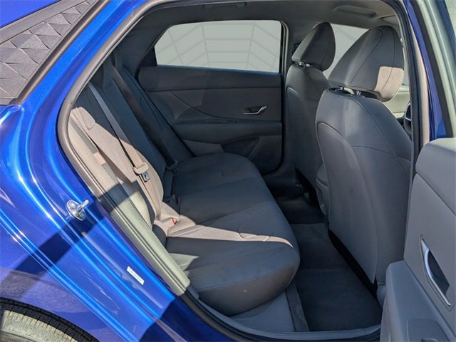 Used 2025 Hyundai Elantra SE image 16