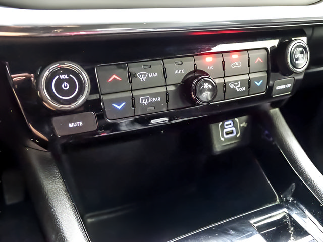 Used 2023 Jeep Compass Limited AWD/4WD image 19