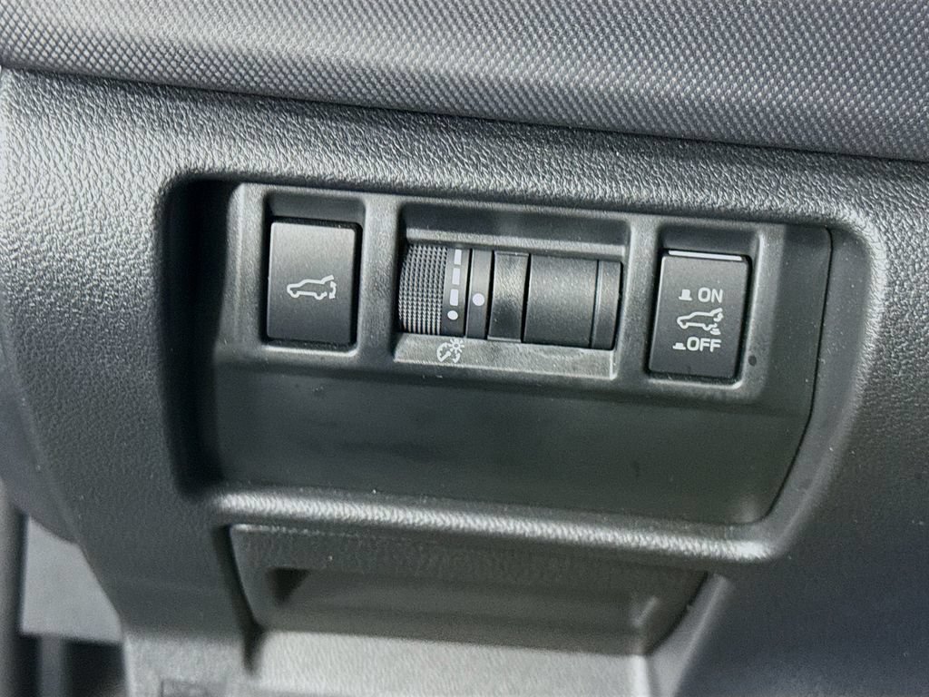Certified 2025 Subaru Forester Premium AWD/4WD image 19