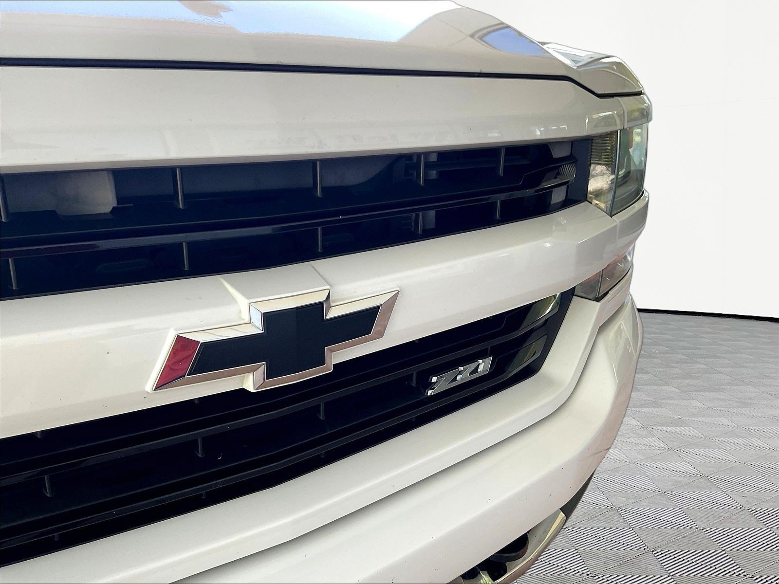 Used 2017 Chevrolet Silverado 1500 LT w/ All Star Edition AWD/4WD image 31