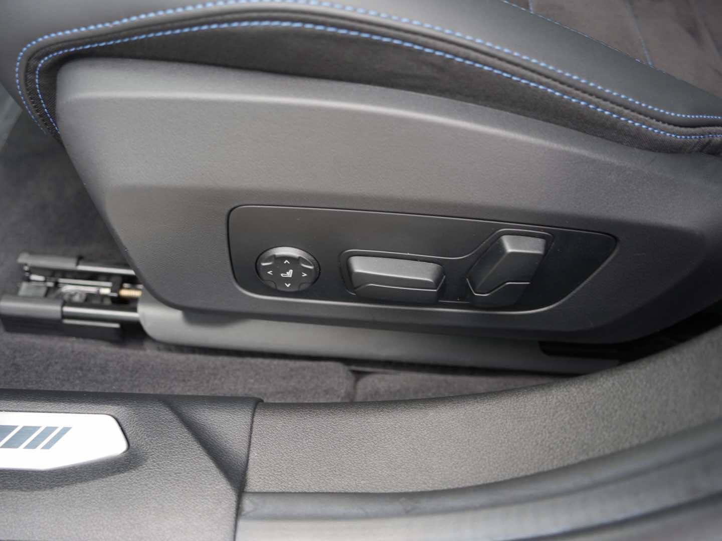 Used 2025 BMW M235i xDrive AWD/4WD image 15